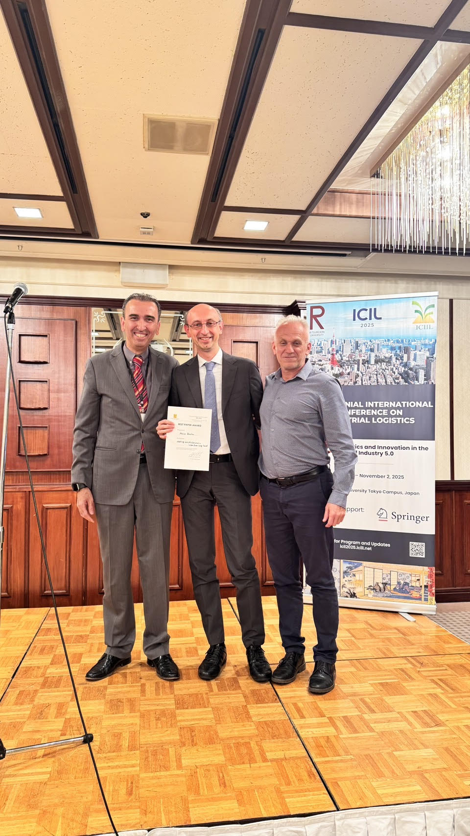 Best Paper Award being presented at ICIL 2025